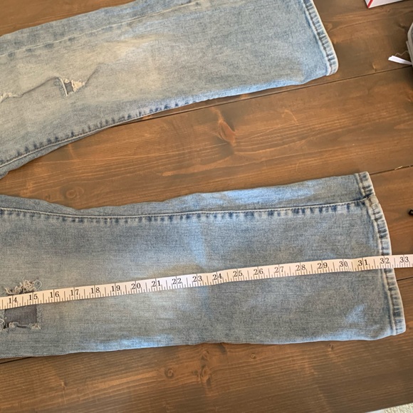 Forever 21 cropped weathered jeans with flared bottoms. Stretch material. Comfy - Picture 9 of 12